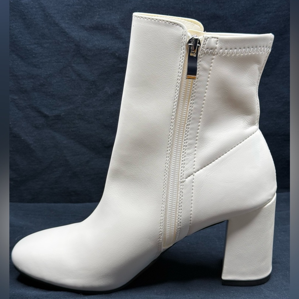 Kymi heel boots, white. Mia faux leather size 8.5. New shoes